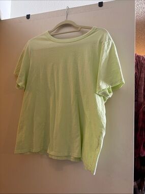 OLD NAVY LIME TEE☀️🍋‍🟩